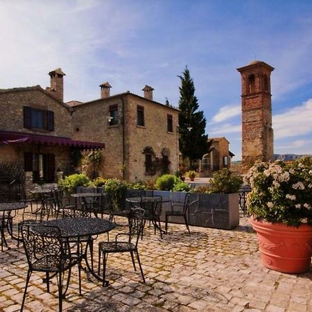 Castello Di Albereto Hotell Trarivi Eksteriør bilde
