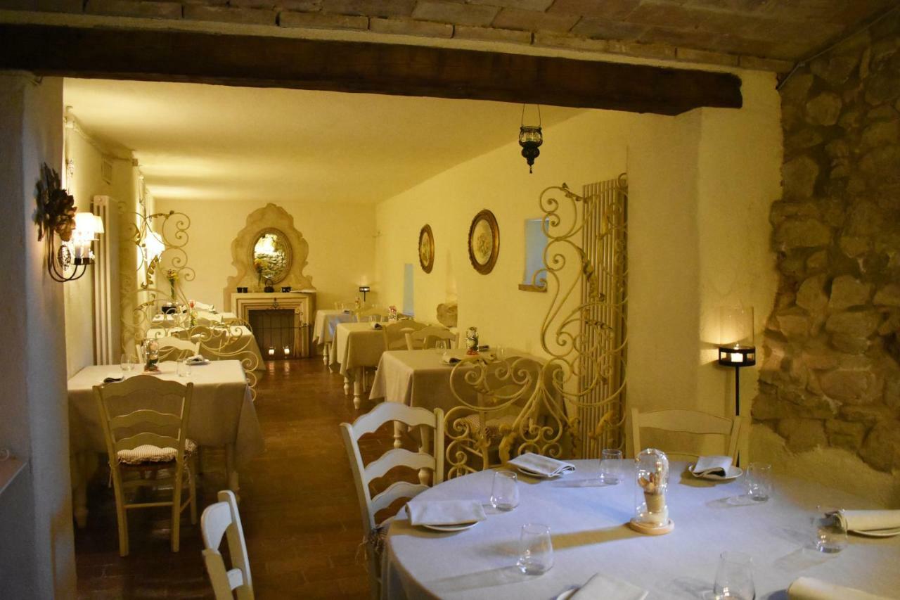 Castello Di Albereto Hotell Trarivi Eksteriør bilde